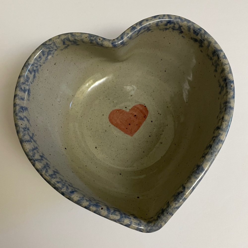 Studio Pottery Heart Shaped Stoneware 8" Bowl Blue Sponged Edge Gray Red Heart